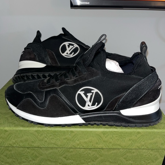 Louis Vuitton LV Logo Mesh & Leather Run Away Black/White Low Sneakers - Picture 1 of 9